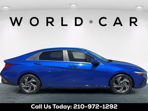 Certified 2025 Hyundai Elantra SEL FWD image 9