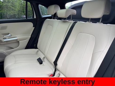 Used 2025 Mercedes-Benz GLA 250 4MATIC image 22