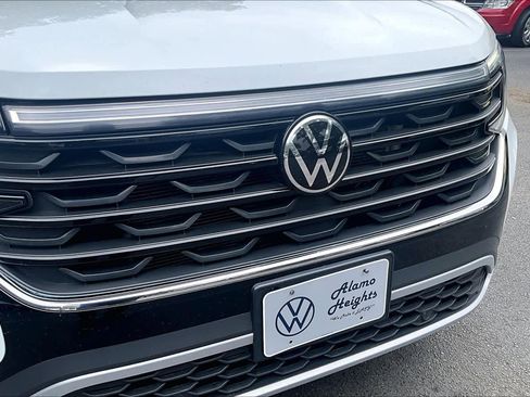Used 2024 Volkswagen Atlas Cross Sport SE FWD image 32
