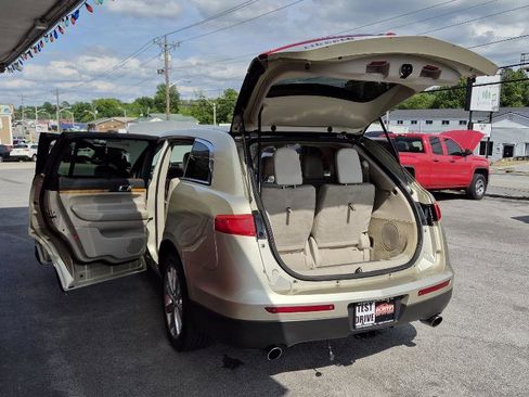 Used 2011 Lincoln MKT AWD w/ 201A Rapid Spec Order Code image 34