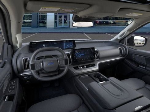 New 2026 Ford Expedition Platinum w/ Driver's Package image 9