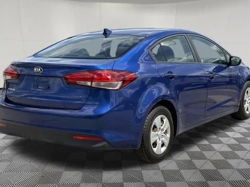 Used 2017 Kia Forte LX FWD image 12
