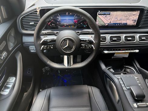 New 2026 Mercedes-Benz GLS 580 4MATIC image 13