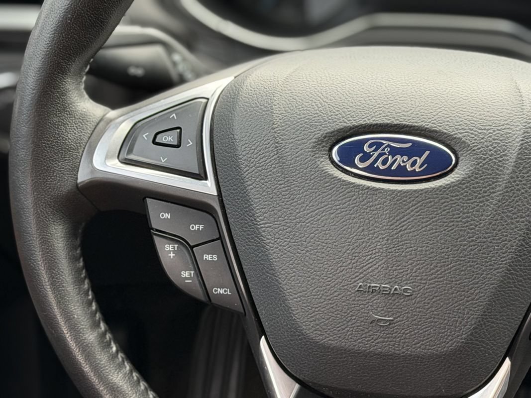 Used 2015 Ford Fusion SE w/ Equipment Group 202A FWD image 17