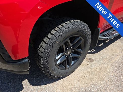 Used 2019 Chevrolet Silverado 1500 LT Trail Boss AWD/4WD image 16