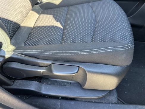 Used 2022 GMC Terrain SLE w/ Elevation Edition image 14