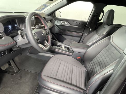 Used 2026 Ford Explorer ST-Line w/ ST-Line Street Pack AWD/4WD image 9