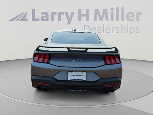 Used 2025 Ford Mustang GT Premium w/ GT Performance Package RWD image 4