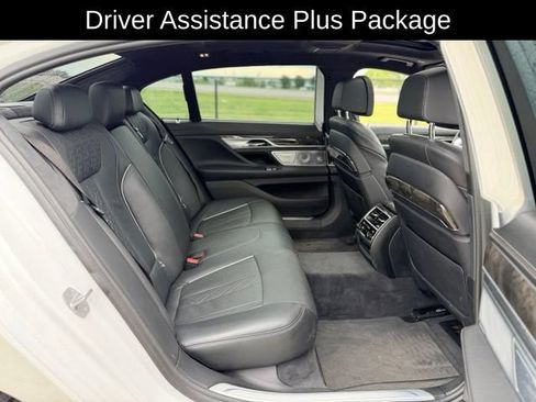 Used 2018 BMW 750i xDrive AWD/4WD image 10