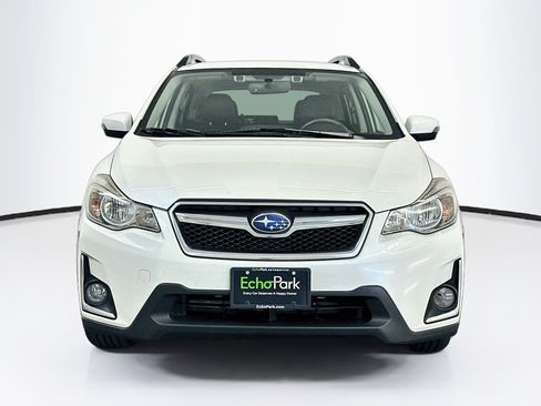 Used 2017 Subaru Crosstrek 2.0i Limited AWD/4WD image 2