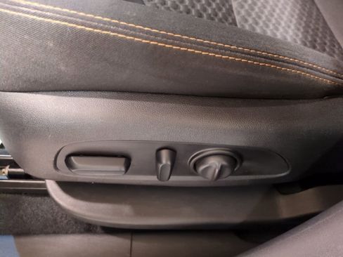 Used 2019 GMC Terrain SLE w/ Driver Convenience Package image 18