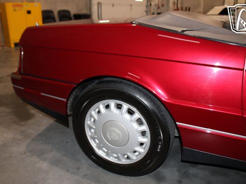Used 1993 Cadillac Allante FWD image 40