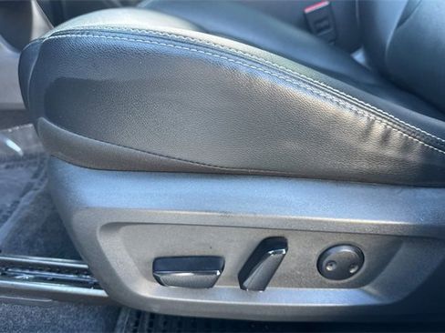 Used 2022 Nissan Rogue SL w/ SL Premium Package image 13