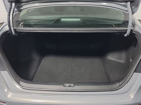 Certified 2025 Honda Accord SE image 9