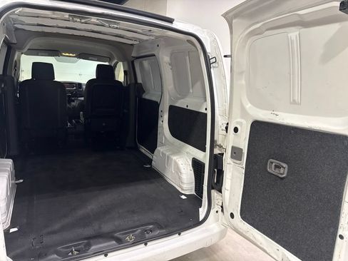 Used 2018 Nissan NV200 SV FWD image 25