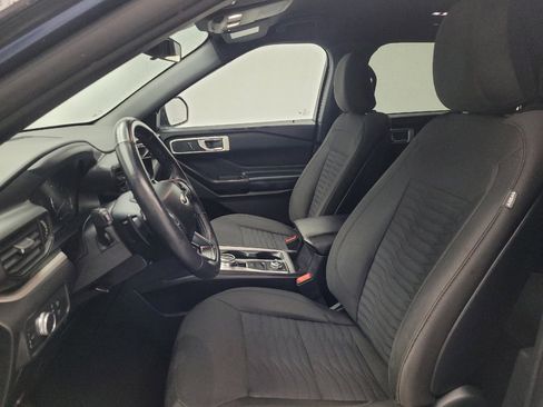 Used 2020 Ford Explorer XLT w/ Class III Trailer Tow Package image 17