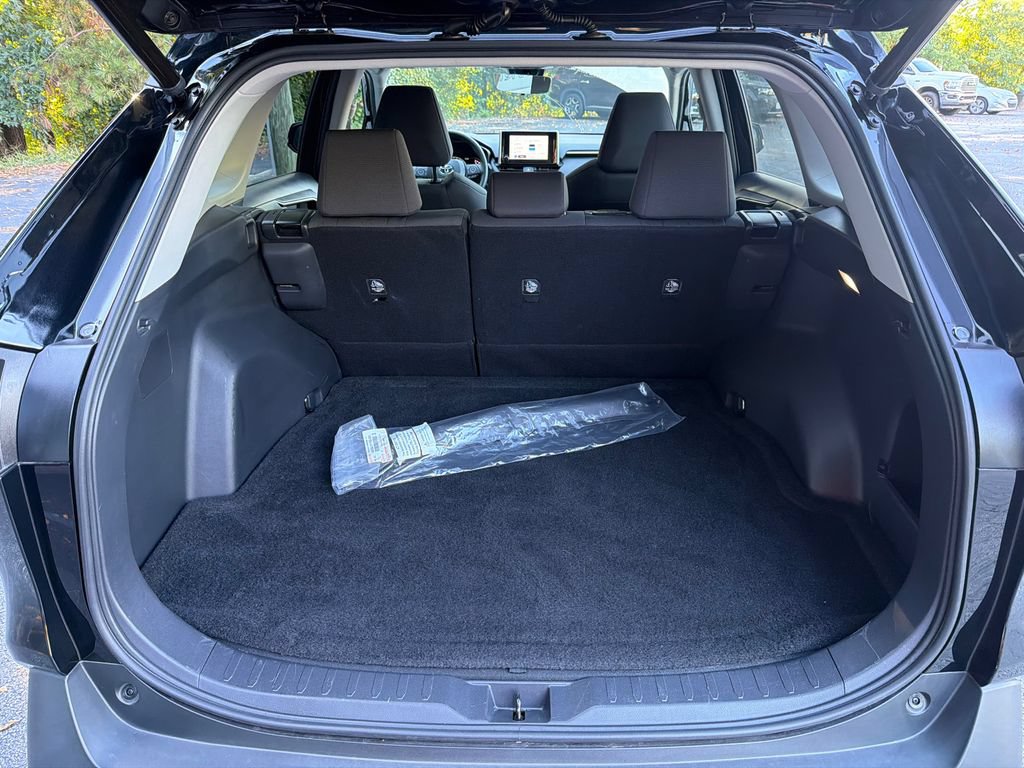 Used 2023 Toyota RAV4 XLE w/ Convenience Package FWD image 18