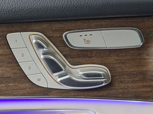 Used 2022 Mercedes-Benz GLC 300 4MATIC w/ Premium Package Lite image 13