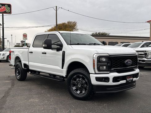 Used 2023 Ford F250 XL w/ STX Appearance Package image 2