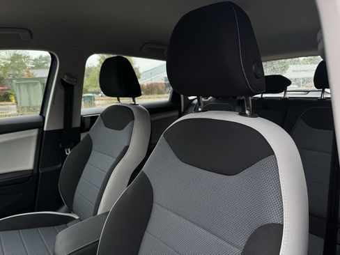 New 2025 Volkswagen Taos S image 19