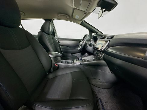Used 2023 Nissan Leaf S image 29