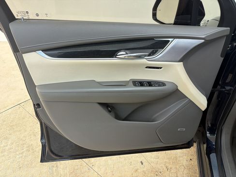 Used 2021 Cadillac XT6 Premium Luxury AWD/4WD image 14