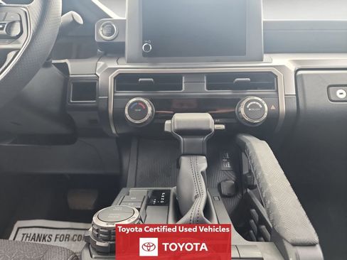 Used 2025 Toyota 4Runner SR5 AWD/4WD image 13