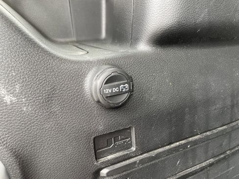 Used 2025 Jeep Wrangler Unlimited Sahara AWD/4WD image 37