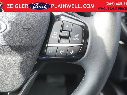 Used 2022 Ford Escape SE w/ Cold Weather Package image 26