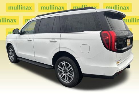 Certified 2025 Ford Expedition Active image 11