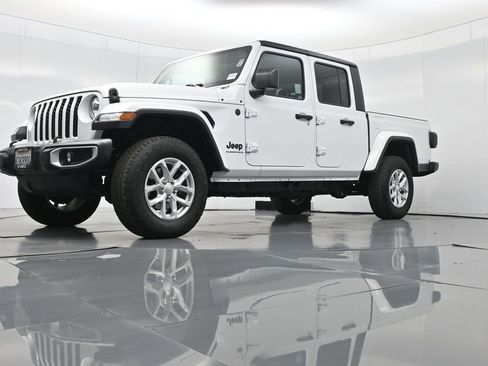 Used 2023 Jeep Gladiator Sport image 48