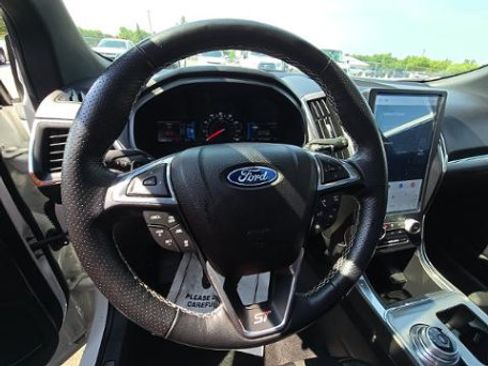 Used 2022 Ford Edge ST w/ Equipment Group 401A AWD/4WD image 9