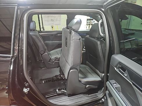 New 2026 GMC Acadia AT4 w/ Luxury Package AWD/4WD image 29