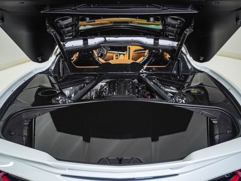 Used 2021 Chevrolet Corvette Stingray Premium Cpe w/ Z51 Performance Package RWD image 32