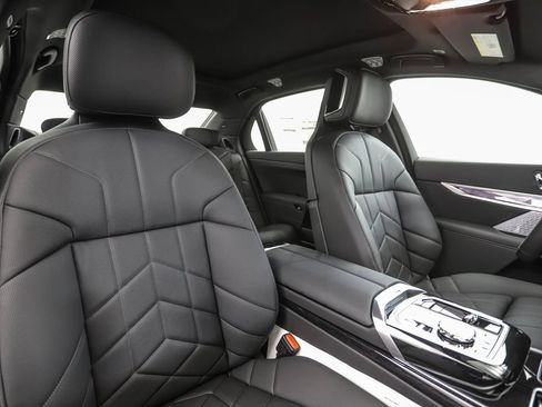 New 2026 BMW 750e xDrive w/ Executive Package AWD/4WD image 33