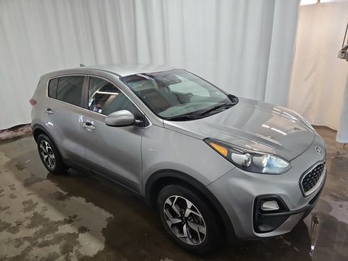 Used 2020 Kia Sportage LX AWD/4WD image 3