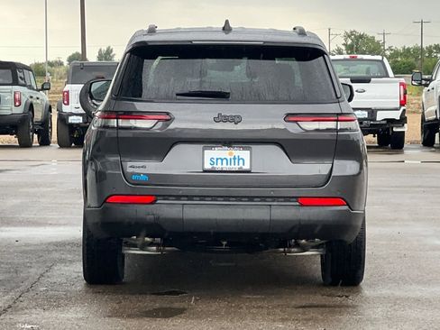 Used 2025 Jeep Grand Cherokee L Altitude AWD/4WD image 9
