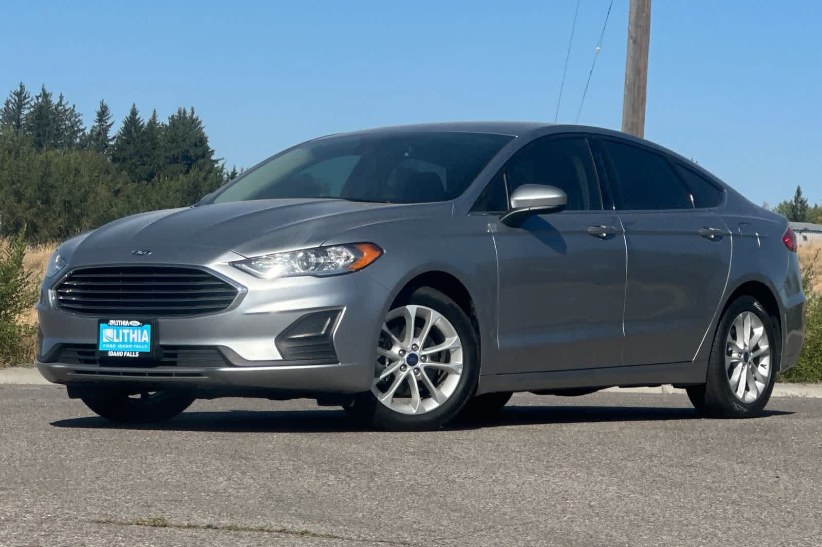 Certified 2020 Ford Fusion SE FWD image 1