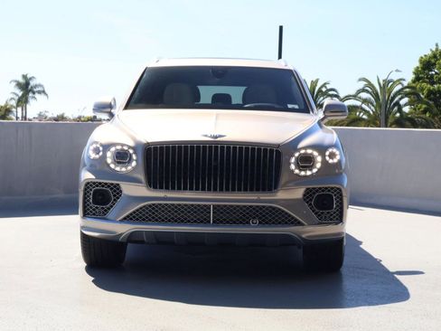 Used 2023 Bentley Bentayga Extended Wheelbase AWD/4WD image 10