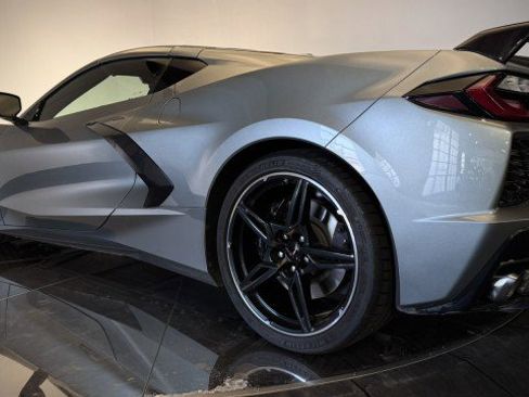 Used 2022 Chevrolet Corvette Stingray Premium Cpe w/ Z51 Performance Package RWD image 24