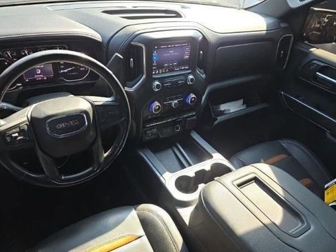 Used 2021 GMC Sierra 1500 AT4 w/ AT4 Value Package AWD/4WD image 2