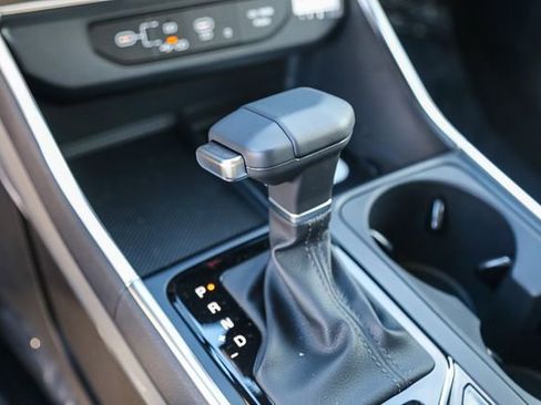 New 2026 Kia Carnival EX FWD image 22
