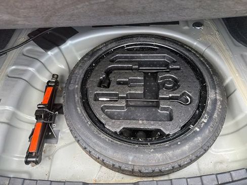 Used 2024 Nissan Sentra SV FWD image 23
