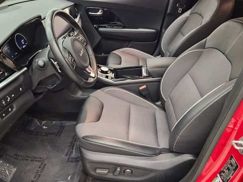 Used 2022 Kia Niro EX image 12