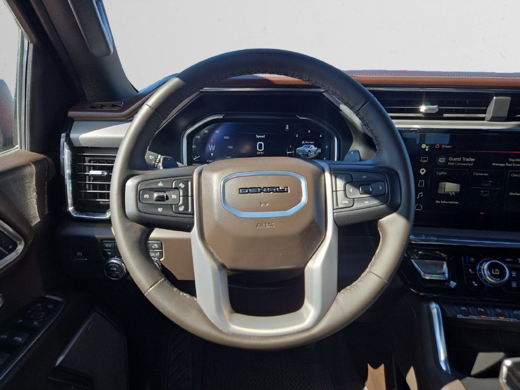 Used 2024 GMC Sierra 1500 Denali w/ Technology Package AWD/4WD image 13