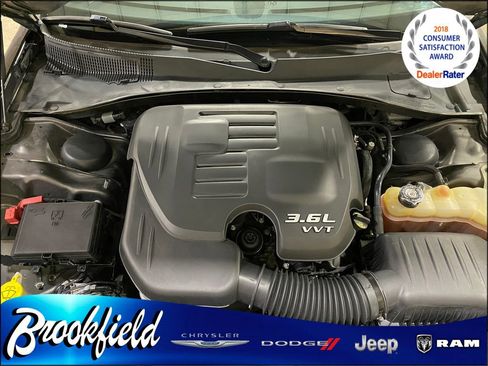 Used 2019 Chrysler 300 S image 32