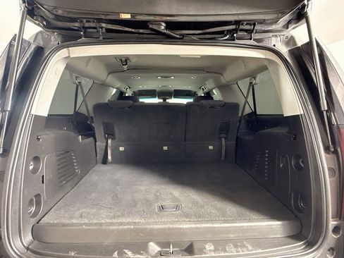 Used 2018 Chevrolet Suburban LS AWD/4WD image 27