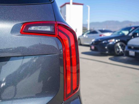 Used 2024 Kia Telluride LX image 10