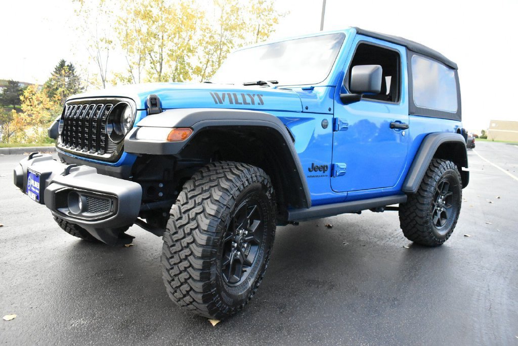 Used 2025 Jeep Wrangler Sport AWD/4WD image 12