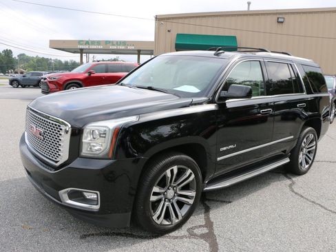 Used 2017 GMC Yukon Denali w/ Open Road Package RWD image 1